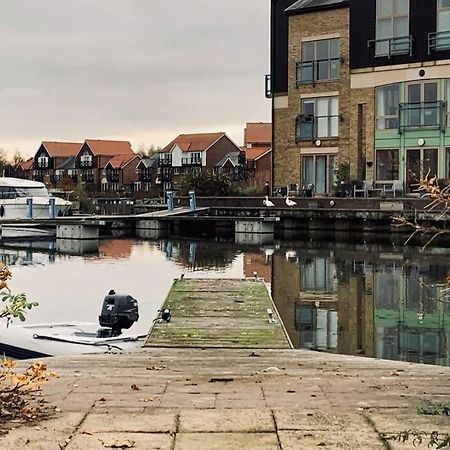 Waterside Townhouse With Balcony And Marina View Lejlighed Skellingthorpe Eksteriør billede